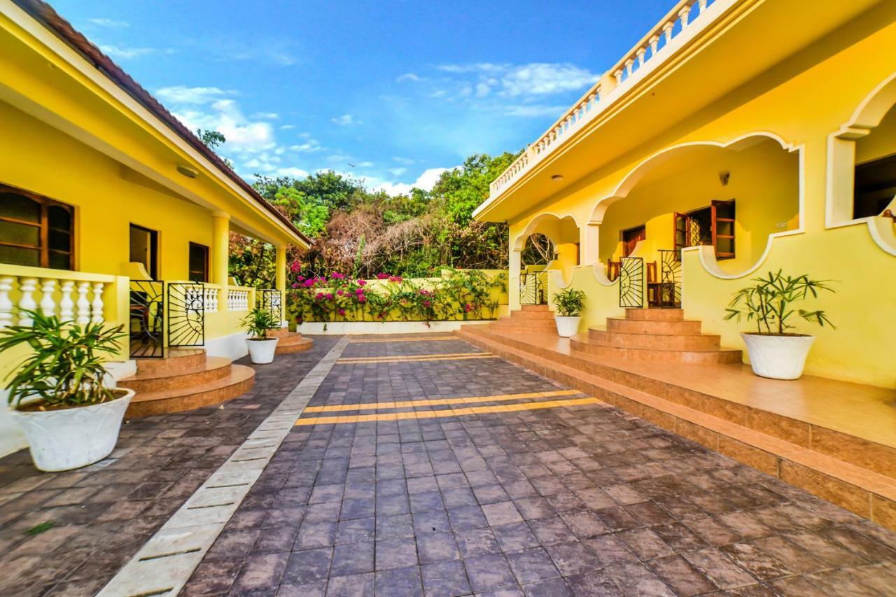 Fabhotel Yoyo Cottage With Pool - Nr Chapora Fort Vagator Exterior photo