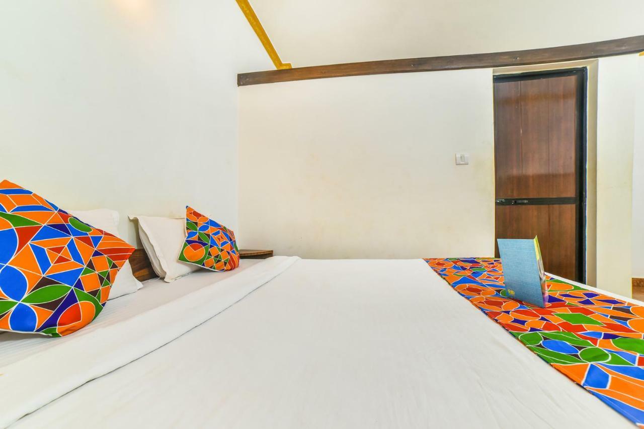 Fabhotel Yoyo Cottage With Pool - Nr Chapora Fort Vagator Exterior photo