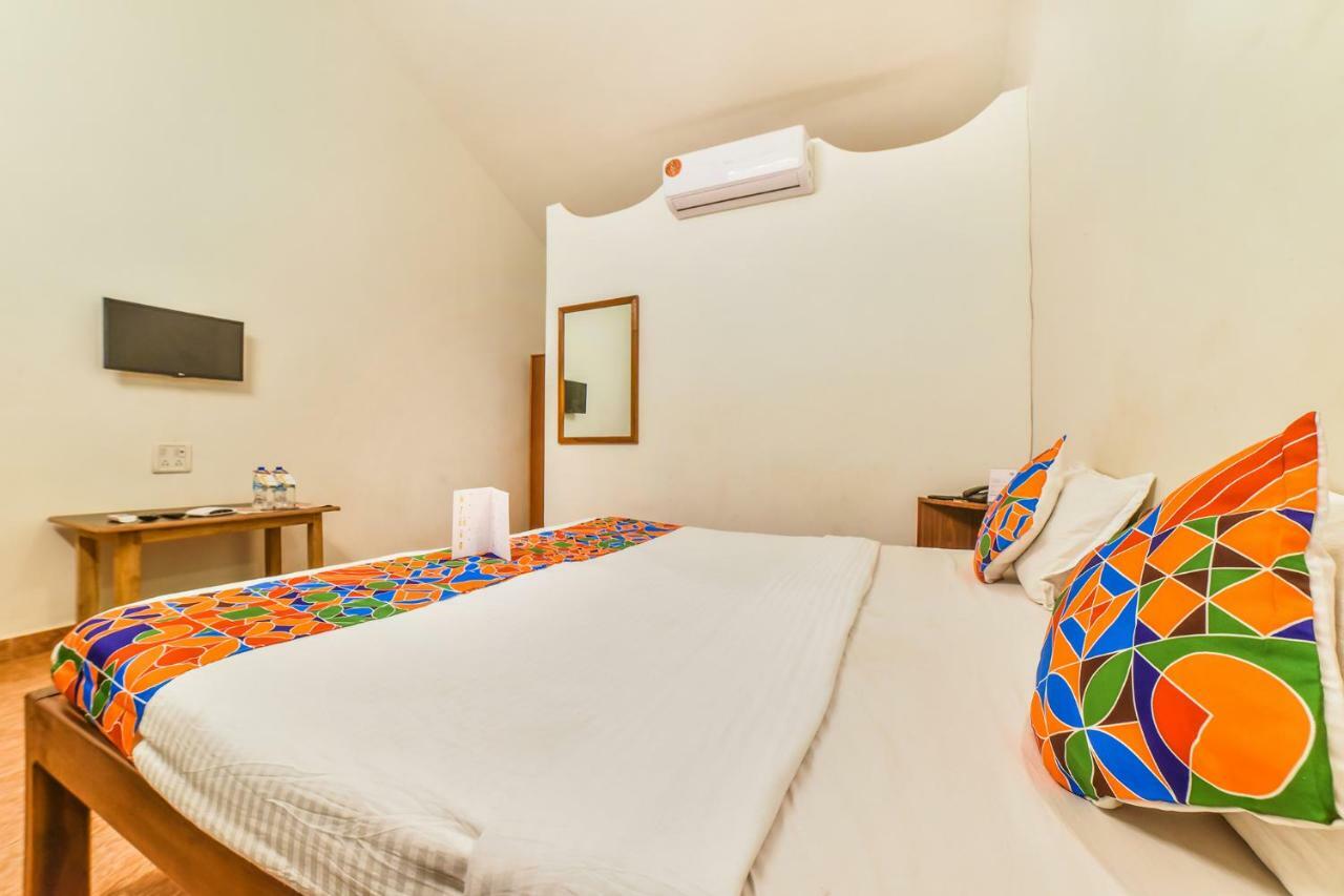 Fabhotel Yoyo Cottage With Pool - Nr Chapora Fort Vagator Exterior photo